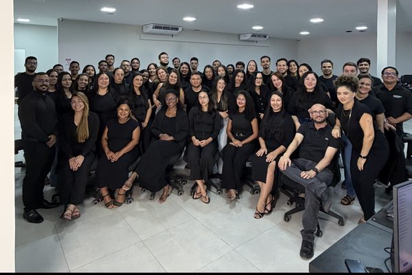 Equipe completa da Contaxx reunida na sede em Palmas